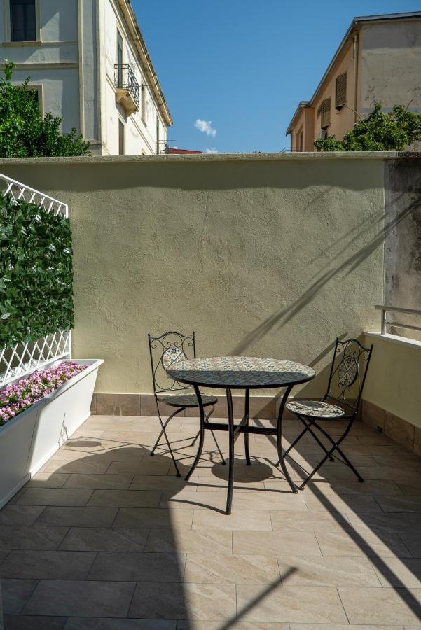Salerno Center Suites Exteriör bild